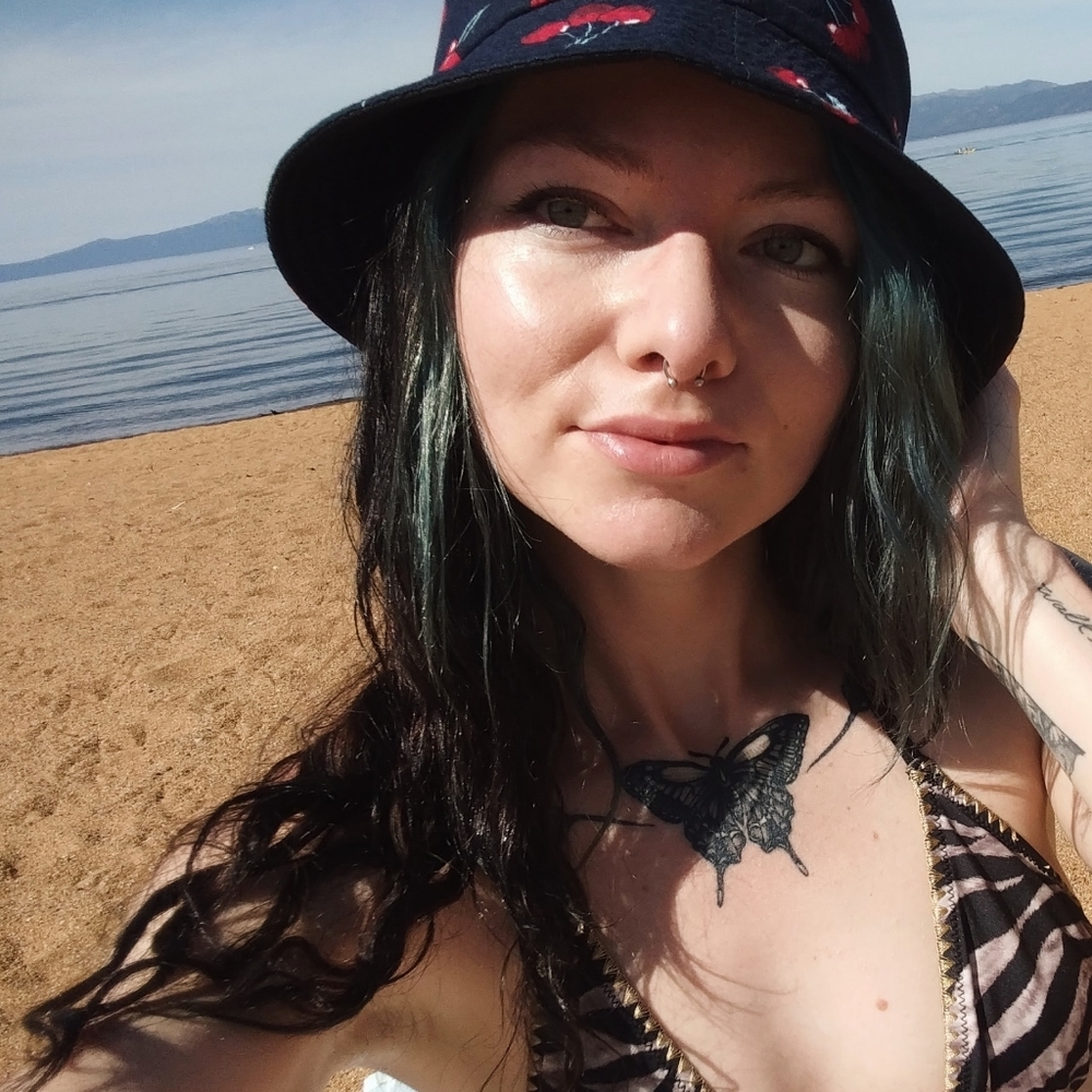 Meet your Posher, Olivia